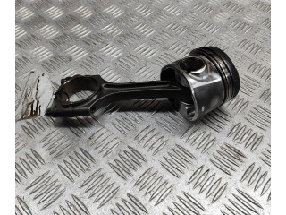 Píst 31339777, 31401216   Volvo V60     
