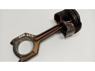 Píst 7624408, 11247624616   BMW 3 F30 F35 F31  pro benzínový motor 2.8 N20 