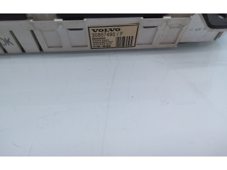 Přístrojová deska  Volvo S40, V40 1999 30857490  