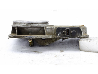 Топливная рампа 0438121087, 048133353   Audi 80 90 B3  