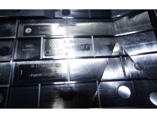   Pojistková skříňka 1K0937132F, 1718009   Audi A3 S3 A3 Sportback 8P 2007