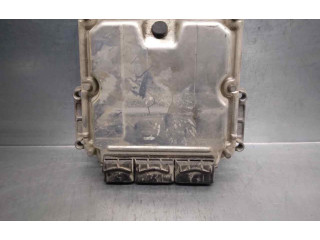 Блок управления двигателя 8200119842, 0281010633   Nissan Primastar
