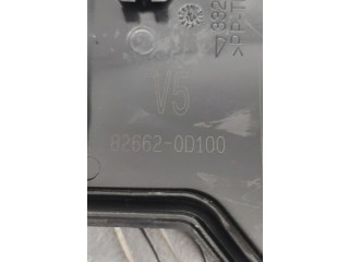   Pojistková skříňka 821150DJ81A, 826620D100   Toyota Yaris 2016