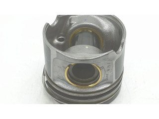 Píst 11258571012   BMW 2 F22 F23  pro naftový motor   