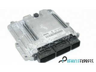 Řídící jednotka 0281019889, 237102747R   Renault Captur 2013