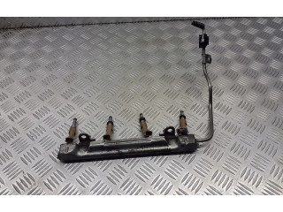 Vstřikovací lišta 23250-0T030   Toyota Corolla E140 E150     