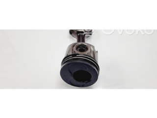 Píst    Audi A4 S4 B5 8D     