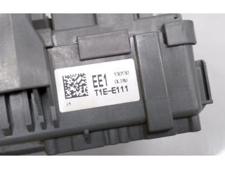 Блок предохранителей T1EE111   Honda CR-V    
