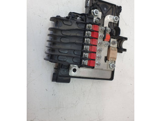   Pojistková skříňka 101327300C, 101327200E   Tela Model S 2014