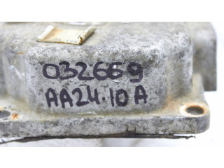 Топливная рампа 0438121087, 048133353   Audi 80 90 B3  
