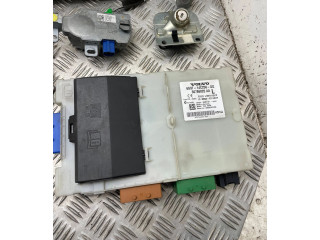 Řídící jednotka 30785100, 0281012765   Volvo S80 2007