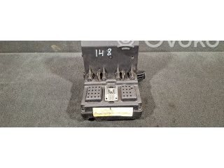   Pojistková skříňka 30728542, 05W365   Volvo S60 2007