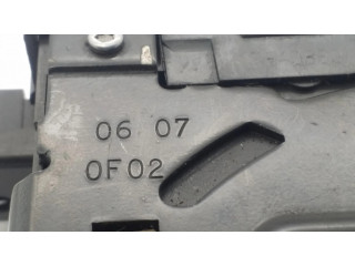 Zámek zadních dveří 06070F02   Ford Escape 2008