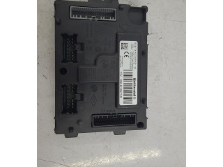 Řídící jednotka 682006438R   Renault Captur 2013