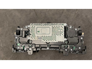 Přístrojová deska  BMW 5 G30 G31 2018 9392558, K879025501  