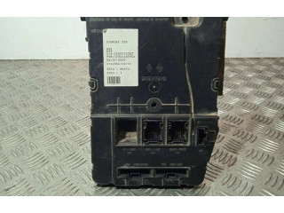 Pojistková skříňka Řídící jednotka BSM 8200525383, 8200440590A   Renault Megane II 2005