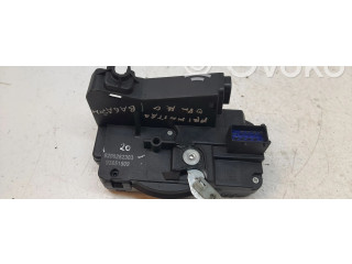 Zámek zadních dveří 8200282303   Nissan Primastar 2008