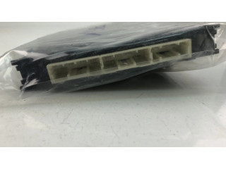 Блок управления 8999002380   Toyota Auris E180