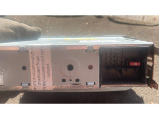 Радио/ проигрыватель CD/DVD / навигация