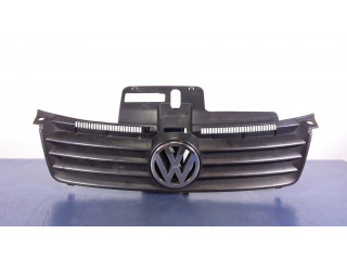 Передняя решётка Volkswagen Polo IV 9N3 2005-2009 года 6Q0853651C      