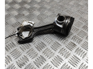 Píst 31339777, 31401216   Volvo V60     