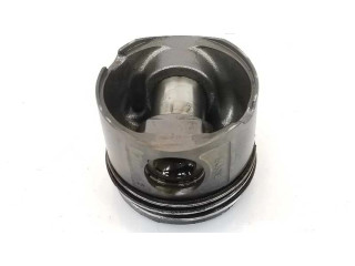 Píst 11247790515   BMW 1 E82 E88   2.0  