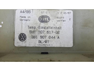 Блок управления климат-контролем 3B1907044A, 5HF00761702   Volkswagen PASSAT