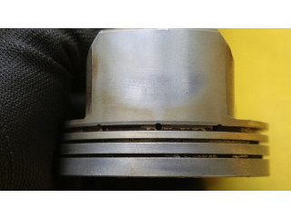 Píst    Honda Civic     