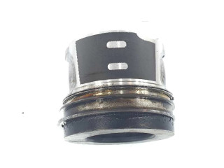 Píst 1612784080   Citroen C4 II Picasso  pro naftový motor 1.6  