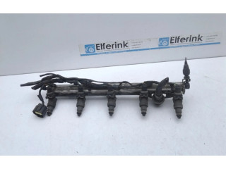 Vstřikovací lišta 1389563, 1270570   Volvo S70  V70  V70 XC    B5252FS 
