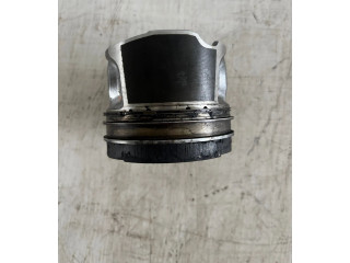 Píst 133010W010, 133010W010A0   Toyota Land Cruiser (J200)     