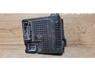   Pojistková skříňka 30795114, 28073267   Volvo XC70 2006