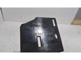 Передняя решётка Mitsubishi Carisma 2000-2004 года MR361221, SP3686      