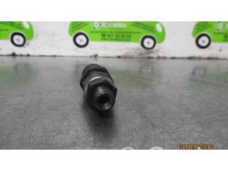 Vstřikovač 002EU03, LUCAS   Hyundai H-100  pro naftový motor 2.5 D 4BH 