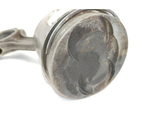  Поршень с шатуном  824203, 11710  Mercedes-Benz SLC C107  