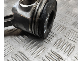 Píst 31339777, 31401216   Volvo V60     