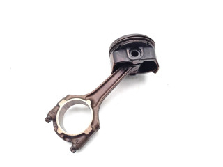 Píst A16XER   Opel Astra J    A16XER 