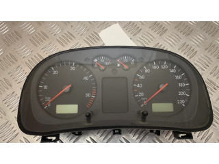 Přístrojová deska  Volkswagen Golf IV 1999 1J0920801E  