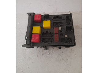 Блок предохранителей 518832001, 8200004201E   Renault Espace -  Grand espace IV    