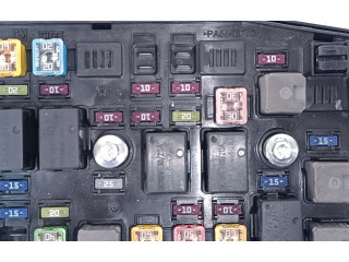 Блок предохранителей  95202895   Opel Antara    