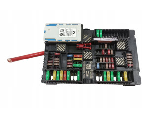 Блок предохранителей  6837091   BMW 5 G30 G31    