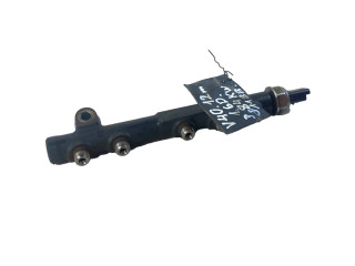 Vstřikovací lišta 9670076780, 9685297580   Volvo V40     