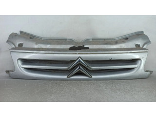 Передняя решётка Citroen Berlingo 1996-2002 года 9635603977      