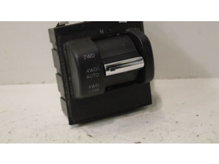 Включатель блокировки дифференциалов 68086186AA   Jeep Cherokee
