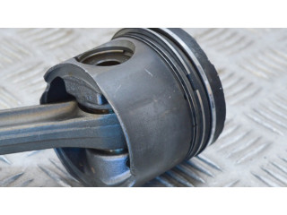 Píst    BMW 5 E39  pro naftový motor 2.5 M57 D25 (256D1) 