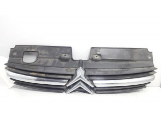 Передняя решётка Citroen C5 2001-2004 года 9636751980      