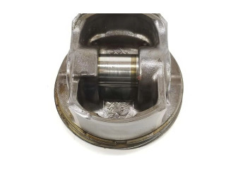 Píst 11257512526   BMW 5 E39  pro benzínový motor 2.5  