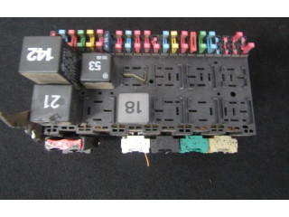 Блок предохранителей  47410522048, 4-7410522048   Volkswagen Vento    