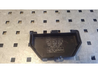 Крышка блока предохранителей 8266242140   Toyota RAV 4 (XA20)    