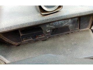 Панель приборов    Renault 6       